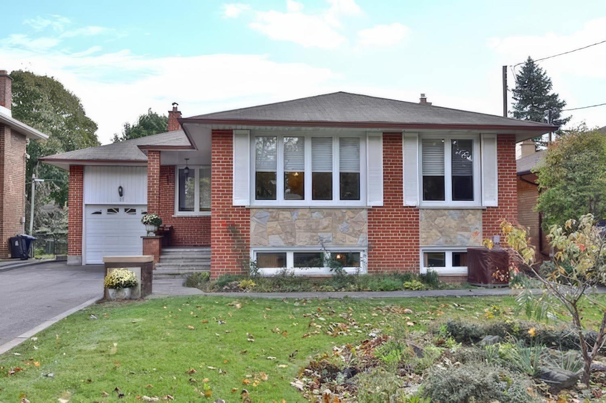 토론토 Victoria Park 3Bdrms House Near Dvp Lawrence 빌라 외부 사진